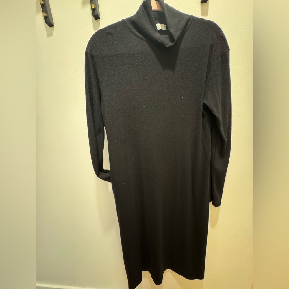 Oak + Fort black stretchy, long sleeve dress, size medium.